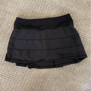 Black lulu-lemon tennis skirt